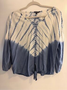 Unique Spectrum Blue & White Tie-Dye V-Neck Tunic with Front Tie